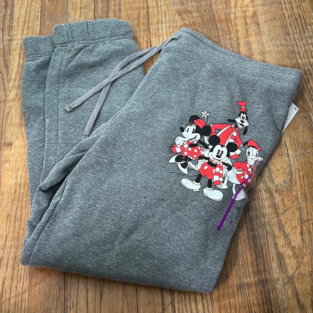 You will get these cute and comfy sweatpants. Size XL